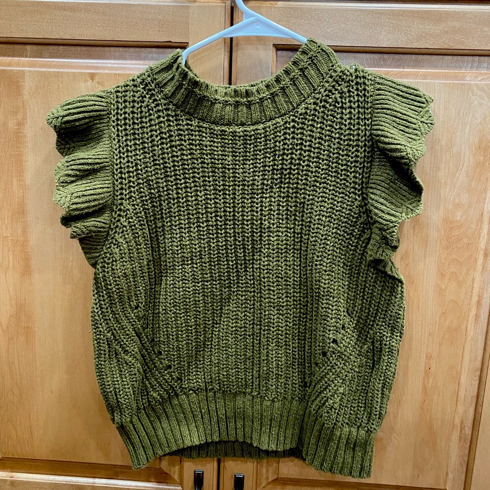 Cropped Ruffle sweater vest